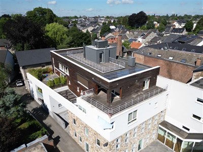 Prestige-Penthouse mit großer Dachterrasse und direktem Aufzugzugang in idealer Lage im Zentrum  - in jeder Hinsicht das Nonplusultra in Sachen Exklusivität. - 4700 Eupen, Belgien 