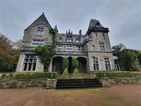 Geschichtsträchtiges „ SCHLOSS PELTZER“ : einzigartiger Baustil kombiniert mit edlem Ambiente als herrschaftlicher Wohnsitz, gehobener Hotelbetrieb oder Event Location in exzellenter geographischen Lage im Dreiländereck Belgiens  