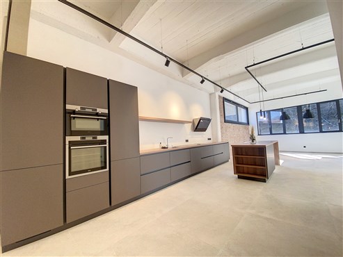 Stylisches Loft mit Terrasse und Tiefgarage in naturverbundener und historischer Region in Dolhain-Limbourg , Teilgemeinde eines der schönsten Dörfer der Wallonie.