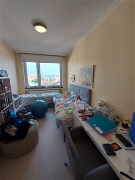 Zentrale Wohnung auf der 4. Etage inklusive Aufzug, Balkon, Garage , Keller und 3 Schlafzimmern