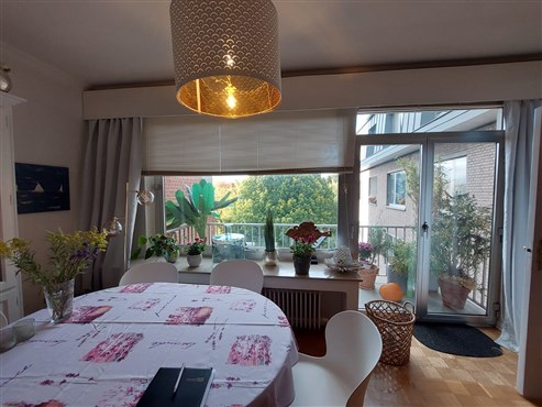 Zentrale Wohnung auf der 4. Etage inklusive Aufzug, Balkon, Garage , Keller und 3 Schlafzimmern