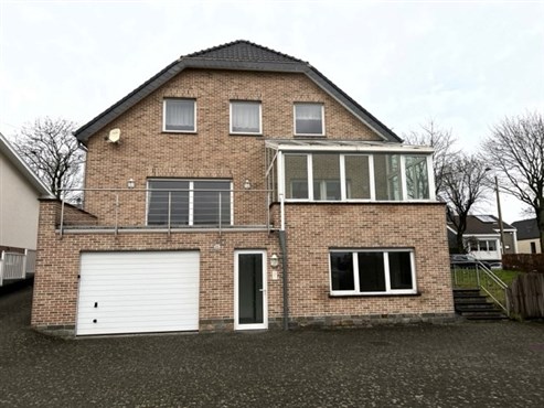 Einfamilienhaus mit Einliegerwohnung und Panoramablick in Eupen