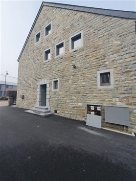 Exklusive barrierefreie und altersgerechte Neubau-Wohnung mit zwei Eingängen, moderne Einbauküche, Malerarbeiten und Beleuchtung in bevorzugter Lage unmittelbar an das herrliche Naturschutzgebiet des Hohen Venns - Keller und PKW-Außenparkplatz(-ätze) verpflichtend erwerblich