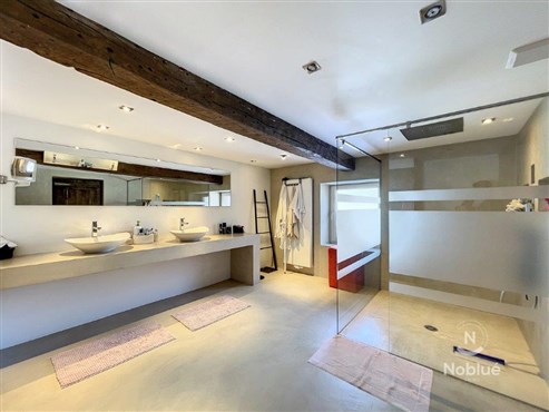 Außergewöhnliches renoviertes ehemaliges Bauernhaus mit Haupt- und Nebenhaus mit vielen Extras in Top Lage! 