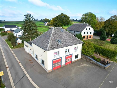 VERKAUFT: Vielseitiges Wohnhaus mit großer Gewerbefläche in Medell, Hochkreuz zu verkaufen – Ideal für Wohnen, Arbeiten und mehr