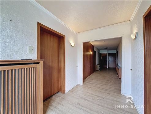 VERKAUFT: Vielseitiges Wohnhaus mit großer Gewerbefläche in Medell, Hochkreuz zu verkaufen – Ideal für Wohnen, Arbeiten und mehr