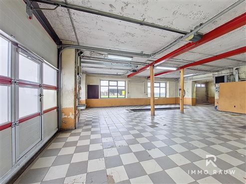 VERKAUFT: Vielseitiges Wohnhaus mit großer Gewerbefläche in Medell, Hochkreuz zu verkaufen – Ideal für Wohnen, Arbeiten und mehr