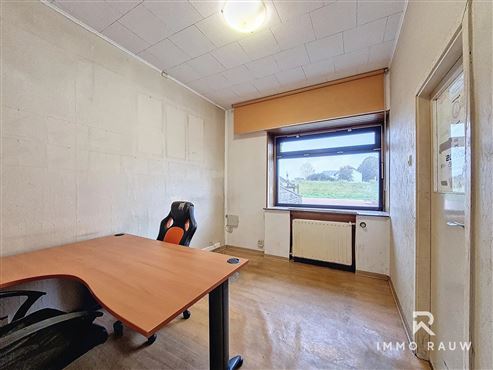 VERKAUFT: Vielseitiges Wohnhaus mit großer Gewerbefläche in Medell, Hochkreuz zu verkaufen – Ideal für Wohnen, Arbeiten und mehr