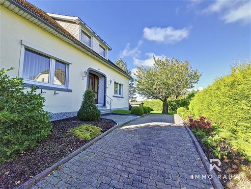VERKAUFT: Vielseitiges Wohnhaus mit großer Gewerbefläche in Medell, Hochkreuz zu verkaufen – Ideal für Wohnen, Arbeiten und mehr