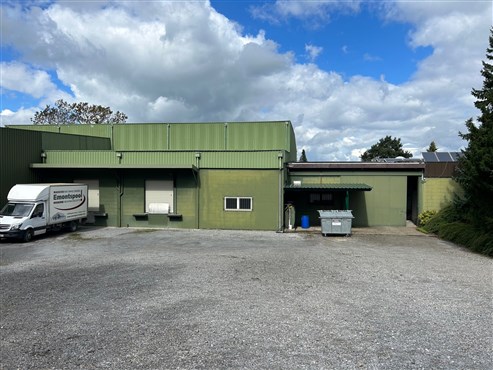 For rent: Spacious hall in Raeren