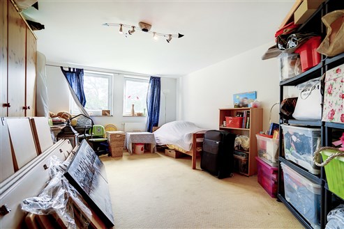 Bungalow for sale on the border with Germany