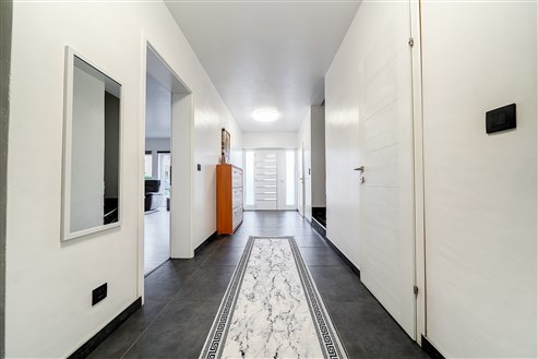 Charming three-fronted house in Kettenis