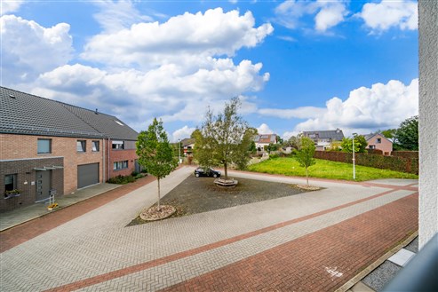 Charming three-fronted house in Kettenis