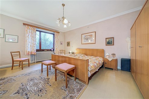 Versatile apartment building with large garden and potential in the center of Büllingen