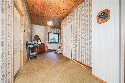 Versatile apartment building with large garden and potential in the center of Büllingen