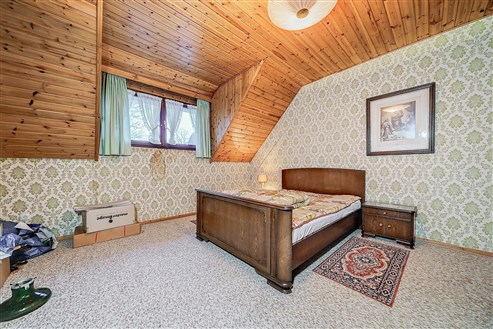 Versatile apartment building with large garden and potential in the center of Büllingen