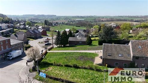 Die Residenz « Les Grains d'Orges »: Neubauwohnungen, die Komfort, Natur und modernes Wohnen vereinen und eine außergewöhnliche Lebensqualität im Herzen des Dorfes Homburg bieten.