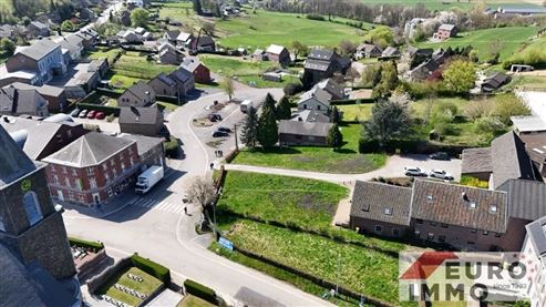Die Residenz « Les Grains d'Orges »: Neubauwohnungen, die Komfort, Natur und modernes Wohnen vereinen und eine außergewöhnliche Lebensqualität im Herzen des Dorfes Homburg bieten.