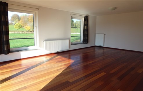 Ein doppelhaus in ruhiger Lage, nahe dem Zentrum von Bütgenbach zu verkaufen