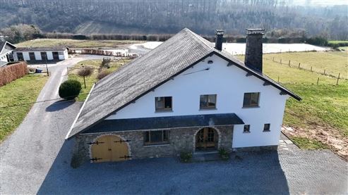 Exklusives Wohnen am Waldrand: Ihr Traumhaus inmitten unberührter Natur mit atemberaubender Weitsicht