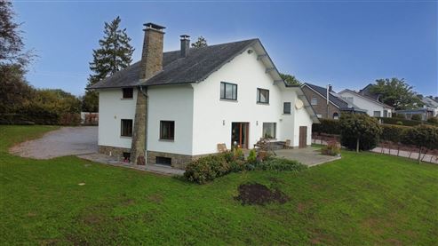 Exklusives Wohnen am Waldrand: Ihr Traumhaus inmitten unberührter Natur mit atemberaubender Weitsicht