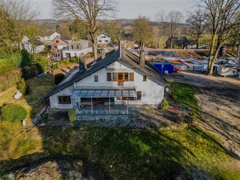 Naturnah & gut angebunden an der deutsch-belgischen Grenze! Freistehende Villa mit großem Grundstück und mit viel Gestaltungsspielraum