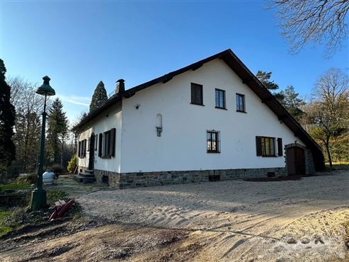 Naturnah & gut angebunden an der deutsch-belgischen Grenze! Freistehende Villa mit großem Grundstück und mit viel Gestaltungsspielraum