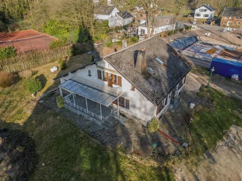 Naturnah & gut angebunden an der deutsch-belgischen Grenze! Freistehende Villa mit großem Grundstück und mit viel Gestaltungsspielraum
