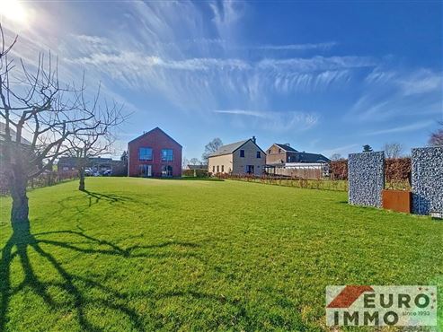 Familienfreundliches, großzügiges freistehendes EFH mit sonnigem Garten inkl. Außensauna und Studio im Keller:  perfekt für zwei Generationen oder Homeoffice!