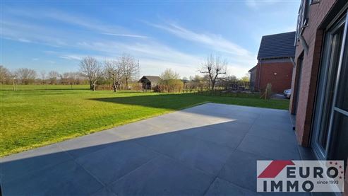Familienfreundliches, großzügiges freistehendes EFH mit sonnigem Garten inkl. Außensauna und Studio im Keller:  perfekt für zwei Generationen oder Homeoffice!
