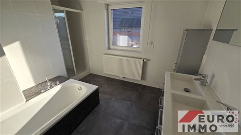 Familienfreundliches, großzügiges freistehendes EFH mit sonnigem Garten inkl. Außensauna und Studio im Keller:  perfekt für zwei Generationen oder Homeoffice!