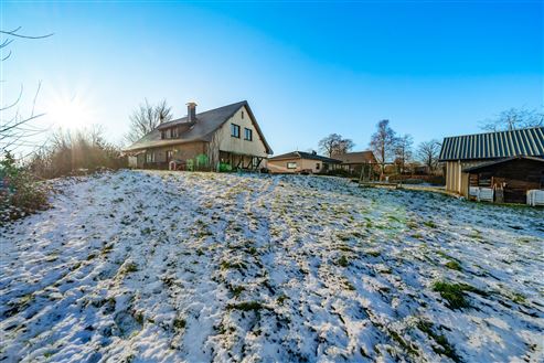 Geräumiges Familienhaus in Honsfeld – 5 Schlafzimmer, sonniger Garten & Garage