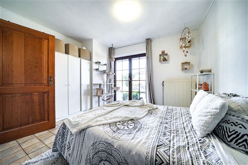 Geräumiges Familienhaus in Honsfeld – 5 Schlafzimmer, sonniger Garten & Garage