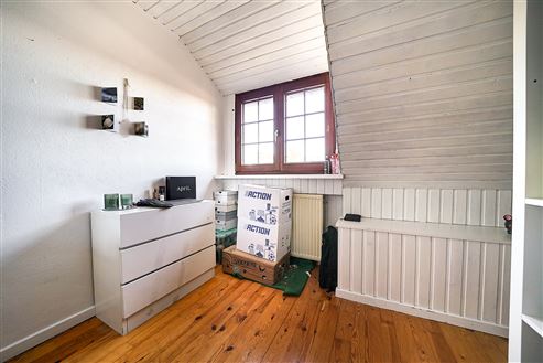 Geräumiges Familienhaus in Honsfeld – 5 Schlafzimmer, sonniger Garten & Garage