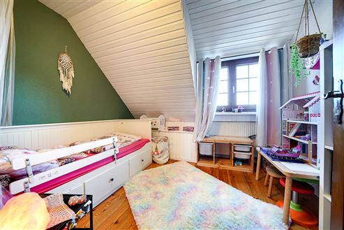 Geräumiges Familienhaus in Honsfeld – 5 Schlafzimmer, sonniger Garten & Garage