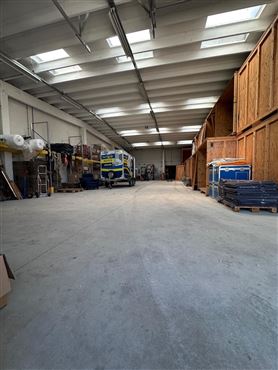 Industriehalle mit Bürofläche in Top-Lage