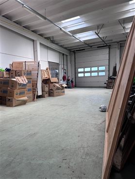 Industriehalle mit Bürofläche in Top-Lage