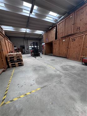 Industriehalle mit Bürofläche in Top-Lage