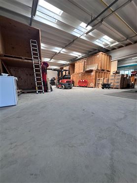 Industriehalle mit Bürofläche in Top-Lage