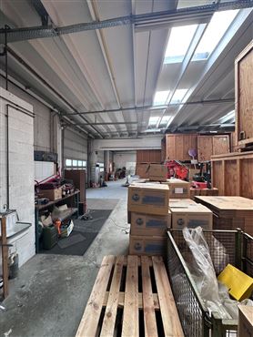 Industriehalle mit Bürofläche in Top-Lage