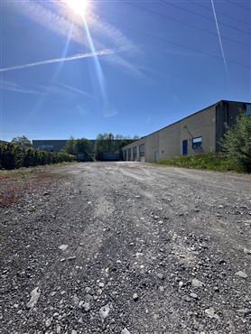 Industriehalle mit Bürofläche in Top-Lage