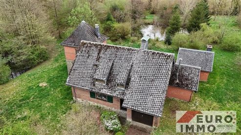 Ein Anwesen mit Charakter und Perspektive – Wohnen in einzigartiger Architektur und naturnaher Umgebung