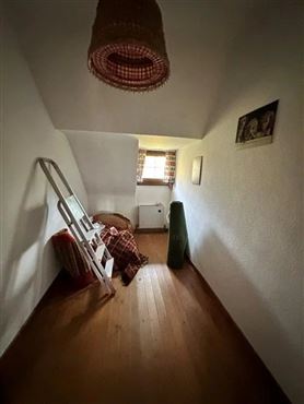 Ein Anwesen mit Charakter und Perspektive – Wohnen in einzigartiger Architektur und naturnaher Umgebung