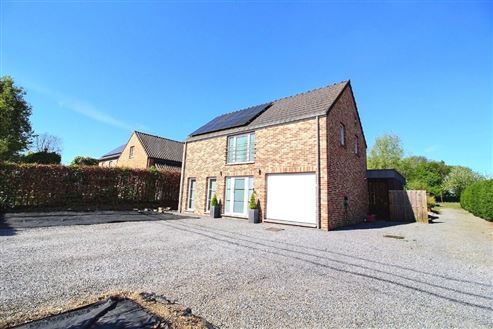 Villa mit 2 Pferdeboxen - MORESNET 