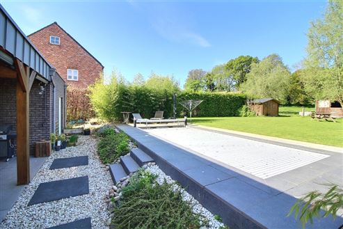 Villa mit 2 Pferdeboxen - MORESNET 