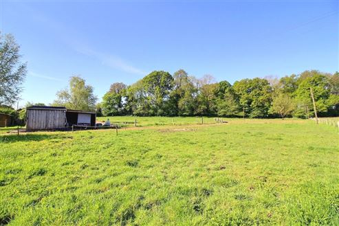 Villa mit 2 Pferdeboxen - MORESNET 