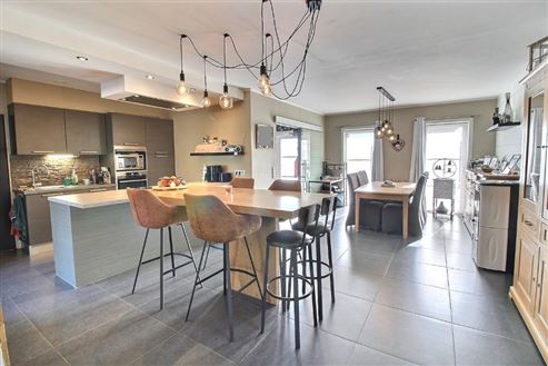 Villa mit 2 Pferdeboxen - MORESNET 