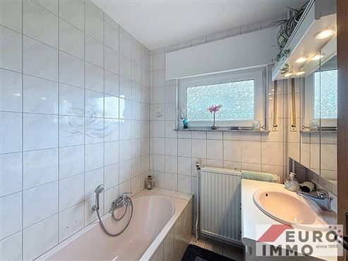 Top gepflegtes freistehendes EFH mit viel Raum & Komfort – naturnah gelegen und gut angebunden.