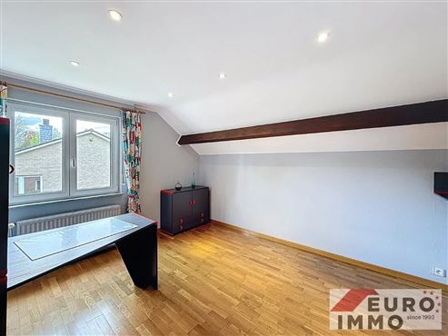 Top gepflegtes freistehendes EFH mit viel Raum & Komfort – naturnah gelegen und gut angebunden.