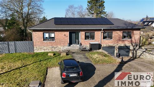 Das perfekte Zuhause für jede Lebensphase: Exklusiver Bungalow. stilvoll renoviert. mit großzügigem Platzangebot in idyllischer Grenz- und Waldrandlage